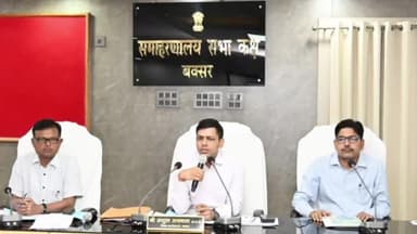 बक्सर: जिले में 19 पंचायत सरकार भवनों का निर्माण कार्य शुरू नहीं हुआ, डीएम ने एक सप्ताह में कार्य शुरू करने के निर्देश दिए