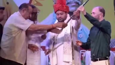 बड़गांव: मेवाड़ के पूर्व राजपरिवार के सदस्य ने बिहार विधानसभा में नेता प्रतिपक्ष को भेंट की तलवार, आज उदयपुर निवास पर दी जानकारी