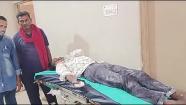 बांसवाड़ा: केवडीया गांव में पावडर फैक्ट्री में काम करते समय मशीन में हाथ आने से मजदूर को लगी चोट, एमजीएच में उपचार जारी