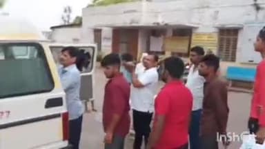 धौलपुर: राजा के नगला के समीप 3 वाहनों की भिंड़त में टेंपों सवार सहित 6 लोग घायल, मंगलवार देर शाम की घटना