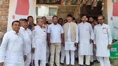 अररिया: जिला कांग्रेस कार्यालय में कार्यकर्ताओं की बैठक में शामिल हुए किशनगंज के सांसद