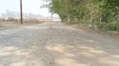 धनौरा: गजरौला के पाल गांव में सड़क खराब होने से लोग परेशान, सड़क बनवाने की मांग की #jansamasya