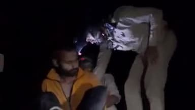 गोंडा: कोयली जंगल गांव में ग्रामीणों ने चोर को रंगे हाथों पकड़ा, रस्सी से बांधकर पुलिस के हवाले किया, देहात पुलिस जांच में जुटी