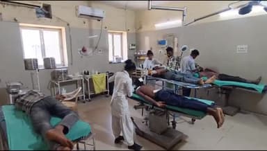 बांसवाड़ा: नाड़ा तोड़ घाटी में बाइक अनियंत्रित होकर खाई में गिरी, चार युवकों को लगी चोट, एमजी अस्पताल में उपचार जारी