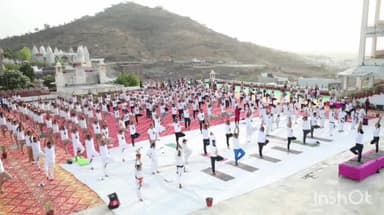 बड़गांव: उदयपुर भी योग जागरूकता मिशन में शामिल, प्रताप गौरव केंद्र पर आयोजित हुआ भव्य योगोत्सव