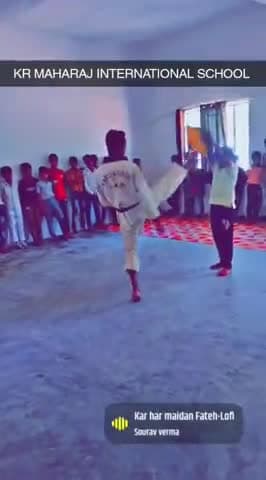 महाराज इंटरनेशनल में ताइक्वांडो क्लास.... 



#maharajinternational #kavigopalpathak