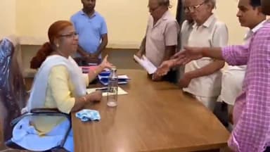 चूरू: शहर में अतिक्रमण से आक्रोशित चूरू एकता मंच के सदस्यों ने नगर परिषद में आयुक्त को सौंपा ज्ञापन