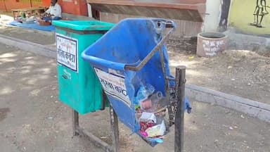 मंदसौर: शहर भर में लगे प्लास्टिक के डस्टबिन टूटे, सड़कों पर फैल रहा कचरा  #jansamasya