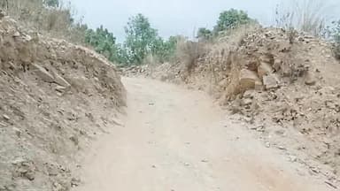 फिर दुर्घटना होने से बच्ची गाड़ी ग्राम सभा दुधौली