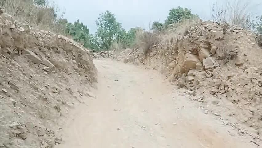 फिर दुर्घटना होने से बच्ची गाड़ी ग्राम सभा दुधौली