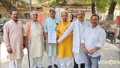 मिर्ज़ापुर: कश्मीर के पहलगाम में आतंकवादी हमले के विरोध में उत्तर प्रदेश उद्योग व्यापार मंडल ने जिला कलेक्ट्रेट में किया प्रदर्शन