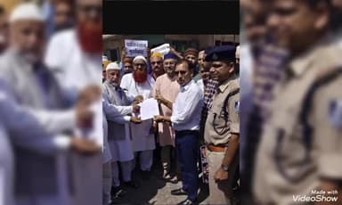 पाकिस्तान मुर्दाबाद के नारों के साथ चंद्रशेखर आजाद नगर के मुस्लिम समाज ने राष्ट्रपति के नाम ज्ञापन सोपा