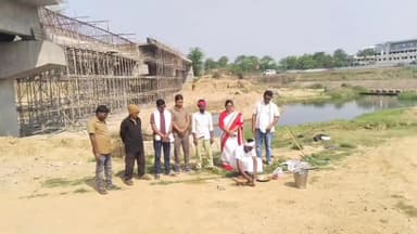 सेन्हा: बांकी नदी के छठ घाट का सौंदर्यीकरण कार्य शुरू, ₹17 लाख की लागत से सीढ़ियां और PCC पथ बनेगा