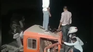 कनवास: माडूहैड़ा गांव के नजदीक पुलिया की घूम पर ट्रक नदी में गिरा, चालक घायल और परिचालक की हुई मौत