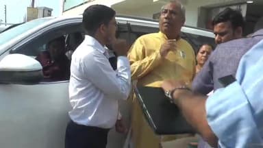 सहजनवा: सहजनवा के रास्ते गोरखपुर जा रहे कैबिनेट मंत्री डॉ संजय निषाद ने बताया कि पाकिस्तान पर जल्द ही बड़ा एक्शन होगा