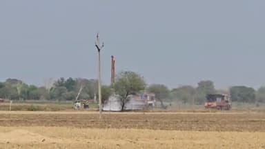 बटियागढ़: प्रतिबंध के बावजूद बटियागढ़ थाना क्षेत्र में धड़ल्ले से हो रहा बोर खनन, तहसीलदार ने कहा- जांच की जाएगी