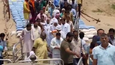 प्रयागराज: पहलगाम आतंकी हमले में मारे गए शुभम द्विवेदी की अस्थियों को प्रयागराज के संगम में किया गया विसर्जित, दी गई श्रद्धांजलि