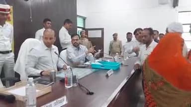 ज्ञानपुर: ज्ञानपुर सदर तहसील में जिलाधिकारी शैलेश कुमार ने फरियादियों की सुनी समस्याएं