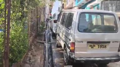 शिवपुरी नगर: तुलसी नगर में एक बार फिर सिंध जल योजना की पाइपलाइन फूटी, लोगों ने नपा पर भ्रष्टाचार के आरोप लगाए #jansamasya