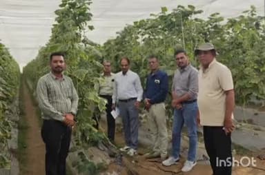 देसूरी: सादड़ी में जालोर के अतिरिक्त निदेशक कृषि विस्तार ने किसान सेवा केंद्रों का निरीक्षण किया, फार्मपोंड और तारबंदी देखी