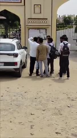 Neet UG exam 2025 में नहीं मिला बच्चे को प्रवेश। 
#Neet2025