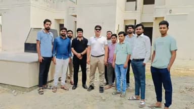 शाहजहांपुर: मिश्रीपुर छात्रावास का डिप्टी कमिश्नर जीएसटी ने किया निरीक्षण, छात्रों के साथ आयोजित की मोटिवेशन कार्यशाला