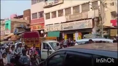 हिलसा: हिलसा शहर के मुख्य मार्ग और बिहारी रोड पर लगा भीषण जाम, यातायात व्यवस्था चरमराई लोग हुए परेशान