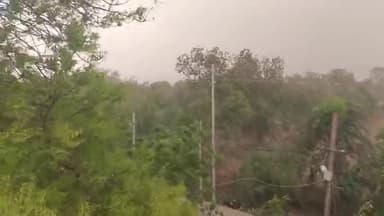 बडोनी: दतिया में मौसम का अचानक बदलाव, तेज हवाएं चलीं, बूंदाबांदी से गिरा तापमान