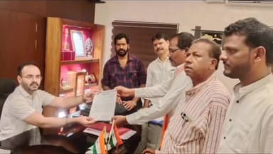 लोहरदगा: लोहरदगा भाजपा ने पाकिस्तानी नागरिकों के वीजा रद्द करने और उन्हें देश से निकालने की मांग को लेकर उपायुक्त को ज्ञापन सौंपा