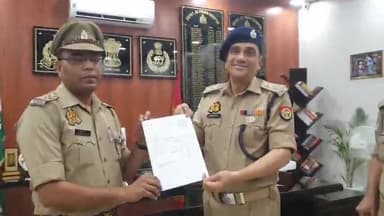 मिलक: एसपी ने पुलिस कार्यालय में अच्छे कार्यों के लिए शिकायत प्रकोष्ठ प्रभारी और उनकी टीम को प्रशस्ति पत्र देकर किया सम्मानित