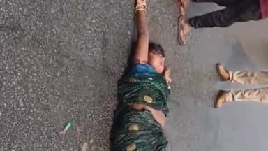 मथुरा: शराब के नशे में महिला ने बीच सड़क पर किया नागिन डांस, वीडियो हुआ वायरल