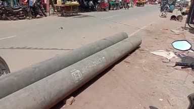 बबेरू: कमासिन रोड में जल जीवन मिशन की योजना से लोग परेशान, सड़कों में पड़े पाइपों से सड़कों बना रहता है जाम #jansamasya