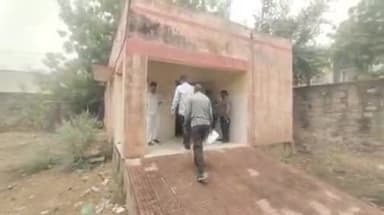 मारवाड़ जंक्शन: मारवाड़ जंक्शन आऊवा रेलवे स्टेशन के निकट डीएफसी रेलवे लाइन पर मालगाड़ी की चपेट में आने से शिक्षक की हुई मौत