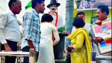 लोहारू: लोहारू में शहीद भगत सिंह चौक पर देशभक्ति गायक रोमी रमन और सांसद धर्मबीर सिंह का सम्मान