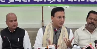 पटना ग्रामीण: सदाकत आश्रम में प्रेस कॉन्फ्रेंस करते हुए कांग्रेस नेता रणदीप सिंह सुरजेवाला ने PM मोदी पर षड्यंत्र का आरोप लगाया