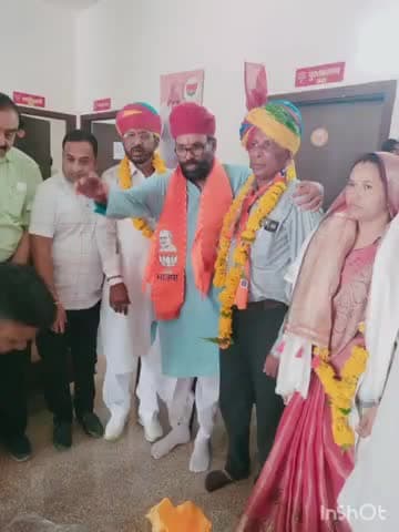 बांसवाड़ा: क्रांति दिवस पर सम्मानित होने वाले सरपंचों का भाजपा कार्यालय बांसवाड़ा में किया गया स्वागत