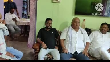 बुंडू: तमाड़ के स्थानीय संवाददाता की माता के श्राद्ध कर्म में शामिल हुए पूर्व मुख्यमंत्री अर्जुन मुंडा