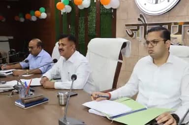 जौनपुर : टैबलेट/स्मार्टफोन वितरण न होने पर डीएम नाराज, 10 मई तक वितरण न होने पर लापरवाह कालेजों की मान्यता होगी रद्द।