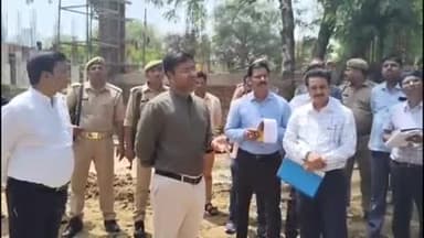 फिरोज़ाबाद: नव निर्माणाधीन पर्यटन सूचना केंद्र व ग्लास म्यूजियम का DM और CDO ने निरीक्षण कर कार्य की गुणवत्ता को किया चेक