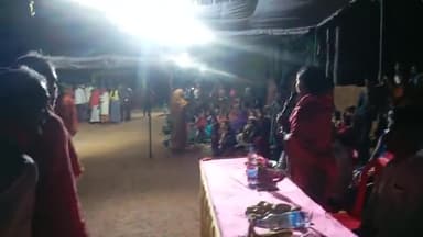 मसिरा में आयोजित बार पूजा में छत्तीसगढ़ के महिला बल विकास मंत्री श्रीमती लक्ष्मी रजवाड़े शामिल होकर यहां की समस्या सुनी।