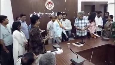 सोहागपुर: कलेक्ट्रेट सभागार में मेरिट में आने वाले विद्यार्थियों का जिला प्रशासन ने किया सम्मान