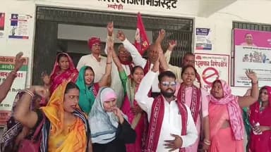 ज्ञानपुर: सरपतहां कलेक्ट्रेट पहुंचकर जन अधिकार पार्टी ने जातीय जनगणना की तिथि घोषित करने की मांग की