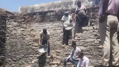 तेंदूखेड़ा: ग्राम कोडाकला में जन सहयोग से प्राचीन बावड़ी की की साफ सफाई दिया,जल संरक्षण का संदेश #jal ganga sambrdhan