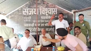 पूरनपुर: अधिवक्ताओं ने तहसील में मिठाई बांटकर ऑपरेशन सिंदूर के तहत आतंकी ठिकानों पर हुई कार्रवाई को लेकर मनाई खुशी