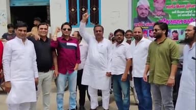 अमरोहा: अमरोहा शहर में मुस्लिम समाज के लोगों ने भारतीय सेना द्वारा पाकिस्तान के आतंकी को मारने पर मनाया जश्न