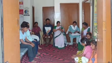 सेन्हा: झलजमीरा पंचायत में स्वास्थ्य आरोग्य मंदिर में किशोर-किशोरी युवा क्लब की बैठक, विवाह की सही उम्र और मैत्री केंद्र पर चर्चा हुई