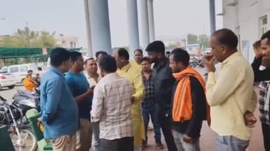 माडा: ग्राम खटखरी में सड़क पर युवक का शव मिला, मृतक के परिजनों से मिले विधायक