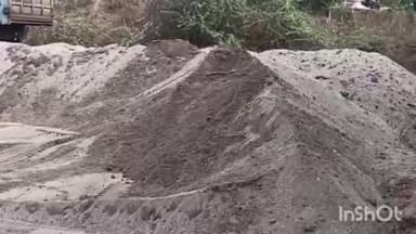 धरमपुरी: धार खनिज विभाग की बड़ी कार्रवाई: खुजावा जंगल में अवैध बालू रेत का भंडारण जब्त