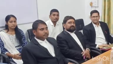 भभुआ: जिला विधिक सेवा प्राधिकार में सचिव सुमन सौरभ ने राष्ट्रीय लोक अदालत को लेकर PLV और पैनल अधिवक्ताओं के साथ की बैठक