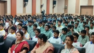 ओरमांझी: सुरेन्द्रनाथ सेटेनरी स्कूल में मानसिक स्वास्थ्य और खुशहाली के लिए राजयोग कार्यक्रम आयोजित